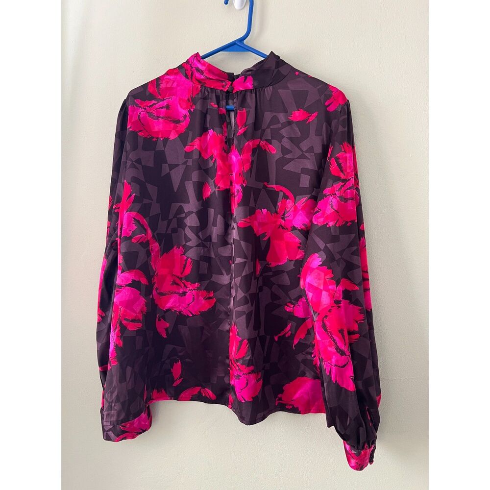 Stunning colors Nine West XXL Mockneck Blouse